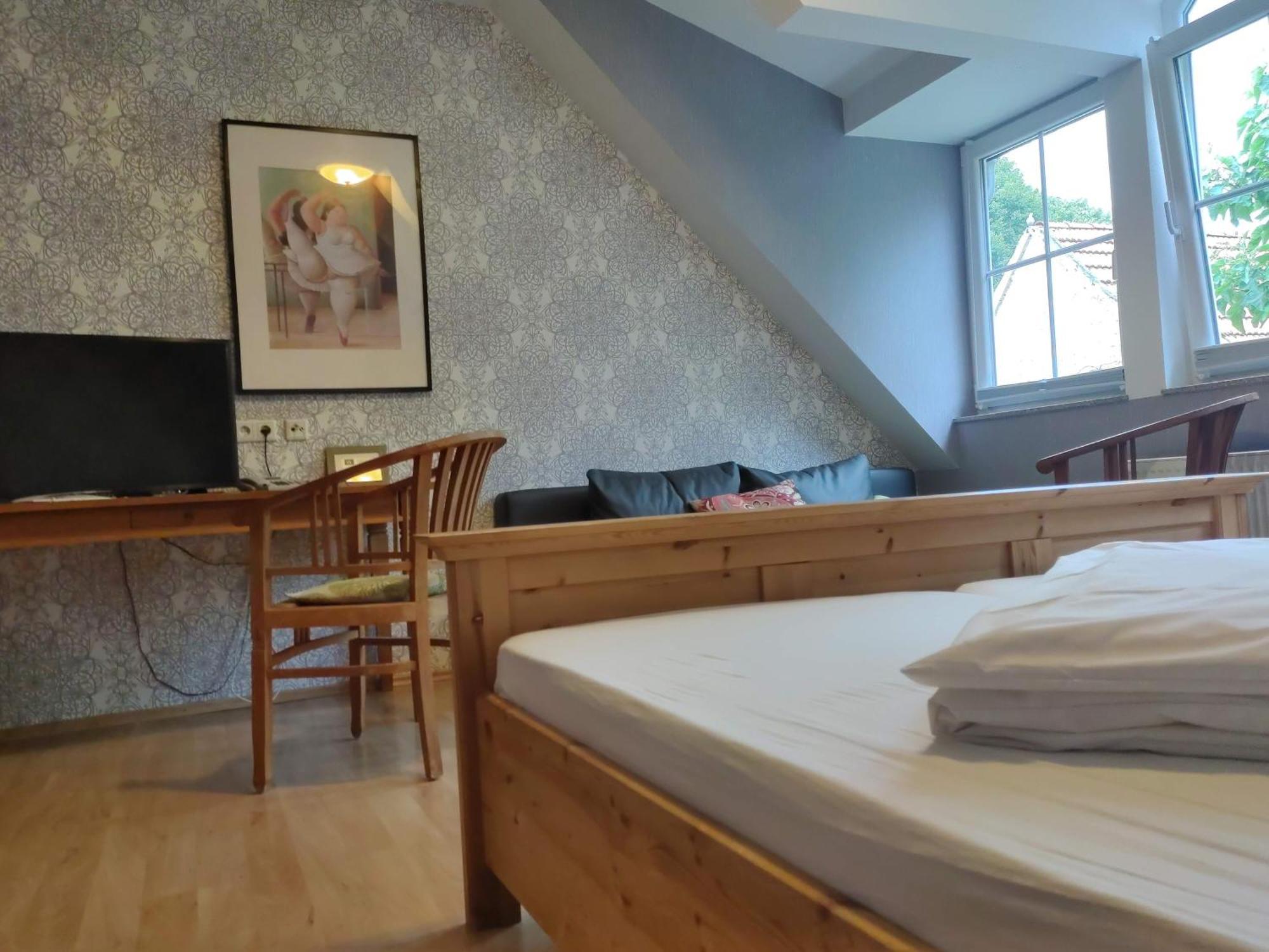 Weingut Weinstube Weinhotel Wolf Harxheim Экстерьер фото