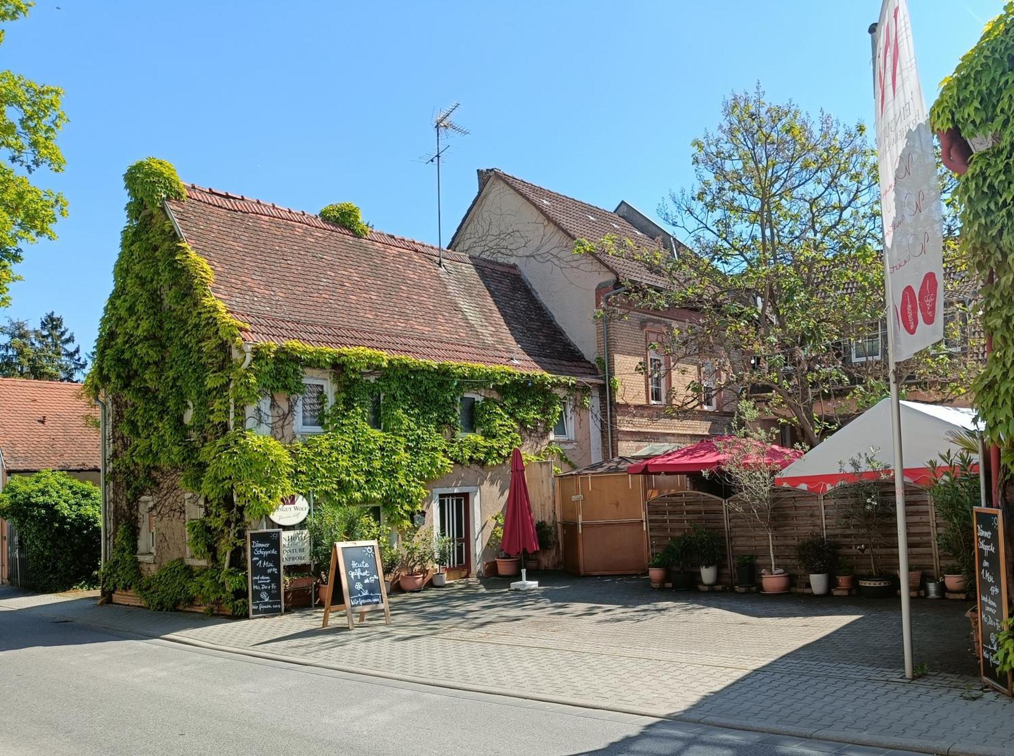 Weingut Weinstube Weinhotel Wolf Harxheim Экстерьер фото